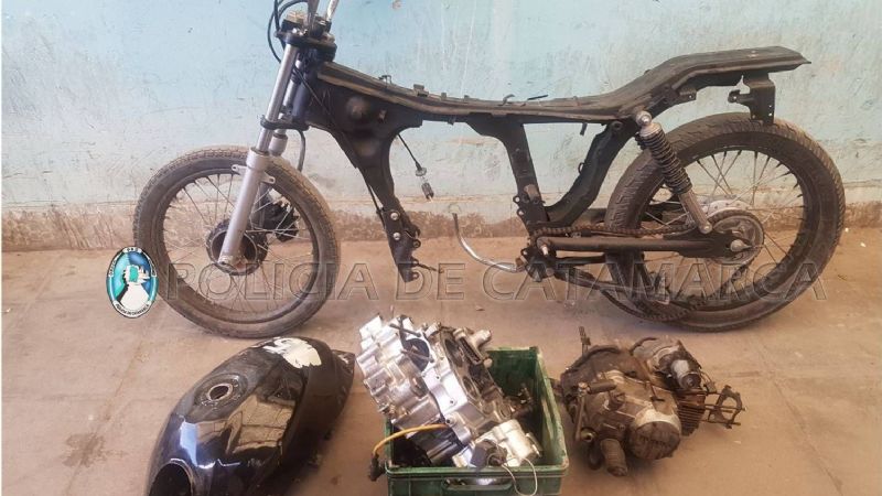 Allanan talleres mecánicos y secuestran motos robadas