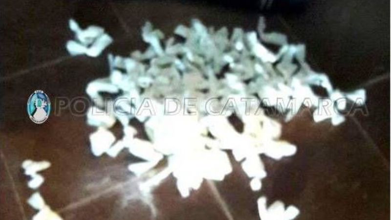 Secuestran drogas, armas de fuego y detienen a 2 personas