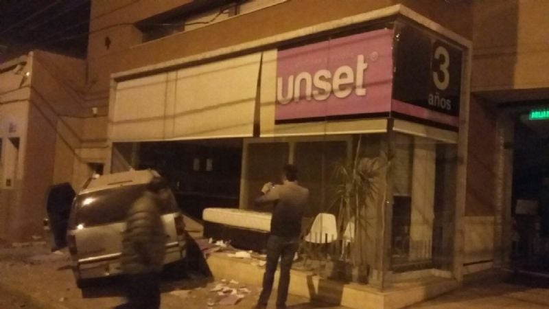 Espectacular choque en pleno centro