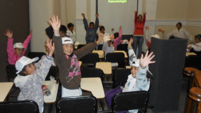 Niños conocen a los dinosaurios de Ischigualasto y San Juan