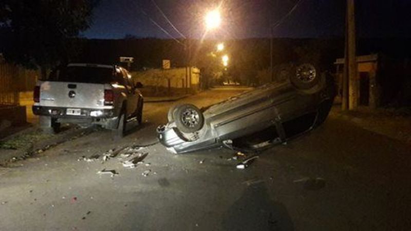 Choque y vuelco en Valle Viejo