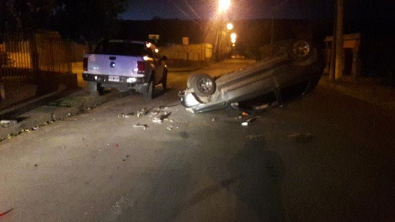 Choque y vuelco en Valle Viejo