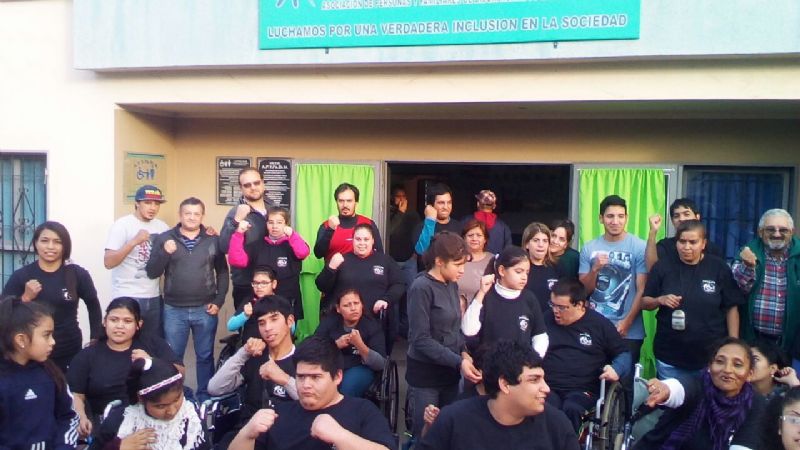 Inauguraron el primer gimnasio adaptado del país