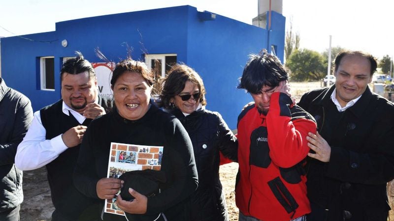 Lucía entregó viviendas, mejoramientos y escrituras en Hualfín