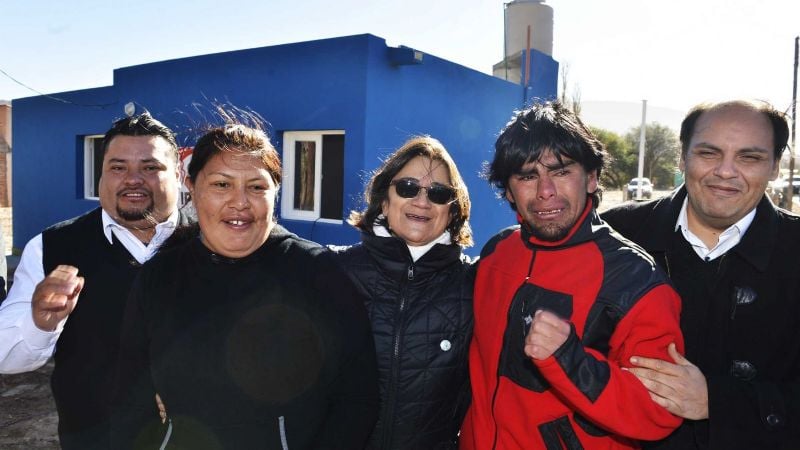 Lucía entregó viviendas, mejoramientos y escrituras en Hualfín