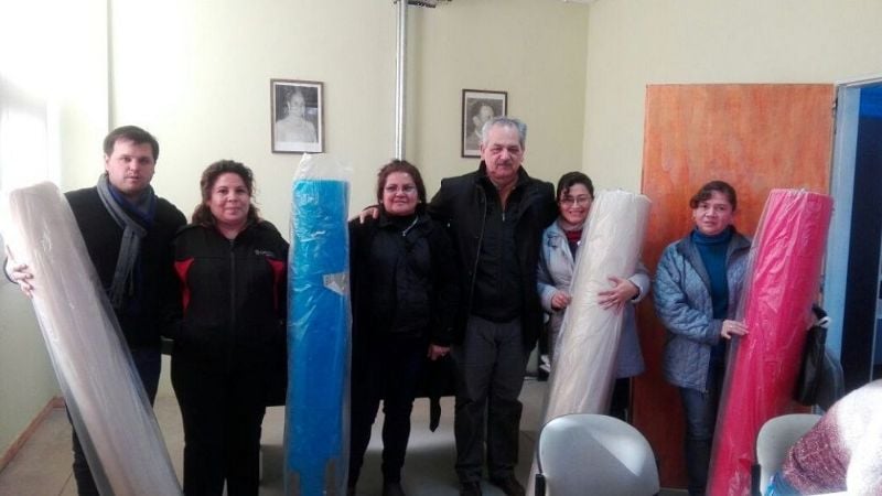 Entregaron materia prima para la confección de bolsas ecológicas