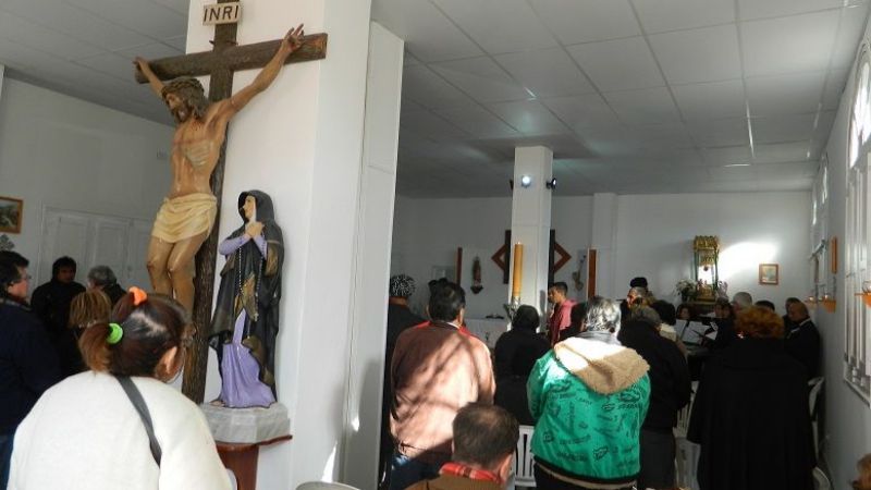 El Obispo consagró el altar y dedicó el nuevo templo del cementerio