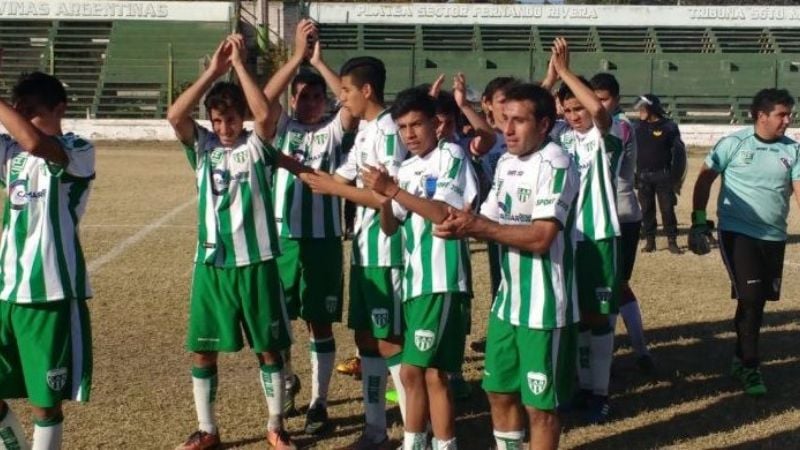 Rivadavia sorprendió al CAI y “Poli” goleó al “Pincha”