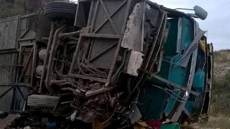 15 muertos por el vuelco de un micro en Mendoza