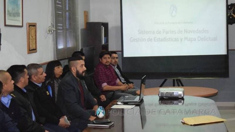 Presentan la nueva página oficial de la Policía de Catamarca