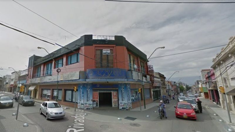 ¿Cierra la galería "Azzurra Factory"?