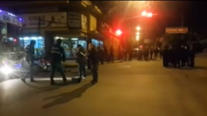 Murió un joven tras chocar contra un colectivo