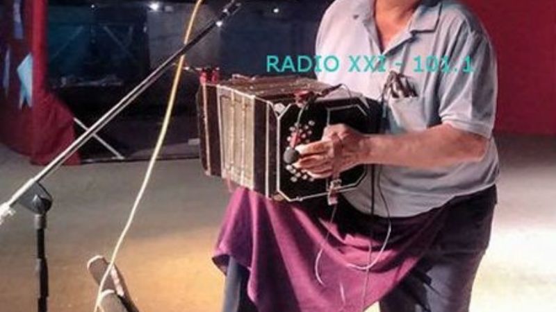 “El Poncho no es para los artistas del interior”