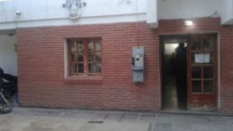 Joven aprehendida por golpear y amenazar de muerte a una mujer