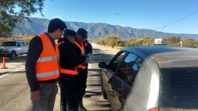 Exhaustivos controles en El Portezuelo