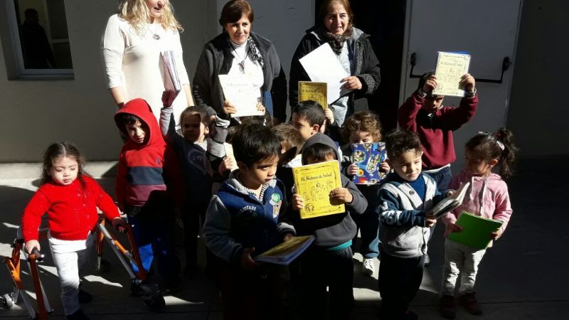 El vacunatorio central visitó a los chicos del Jardín Maternal del Senado