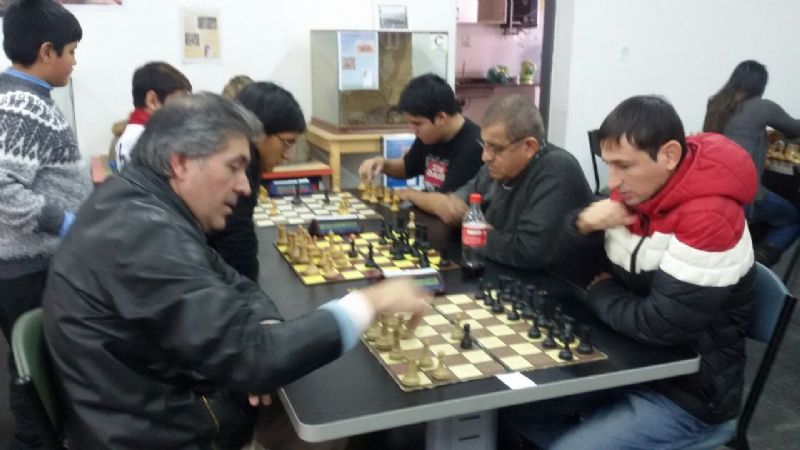 Ocampo y Barrionuevo ganaron la 3ra. del ajedrez