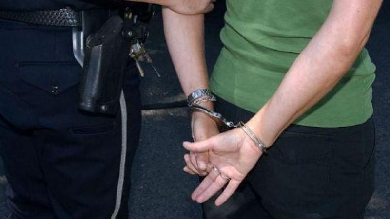 Una joven detenida en el Alto Fariñango