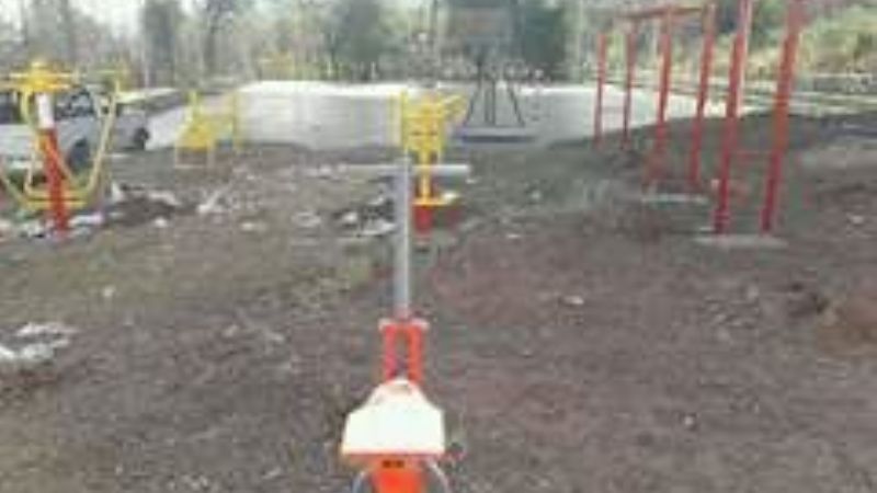 El municipio de Mutquín donó juegos infantiles