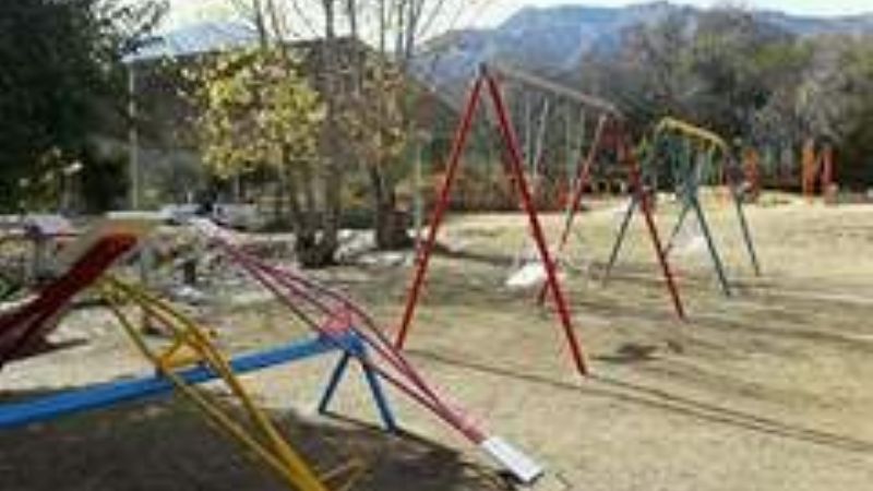 El municipio de Mutquín donó juegos infantiles