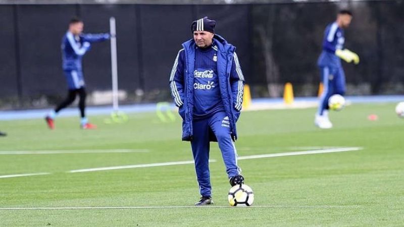 Sampaoli cambió la defensa en la última práctica