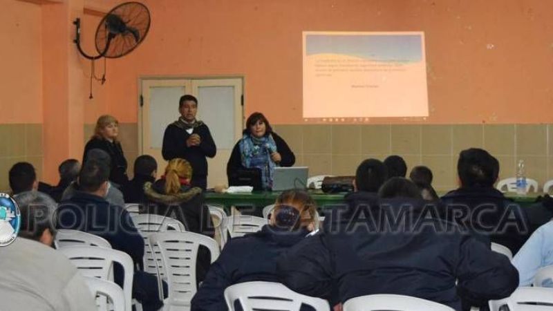 Policías recibieron charla sobre primeros auxilios