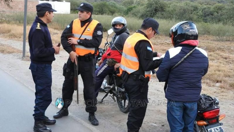 Rigurosos controles de vehículos y personas en Capital y Valle Viejo