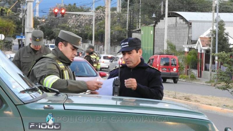 Rigurosos controles de vehículos y personas en Capital y Valle Viejo