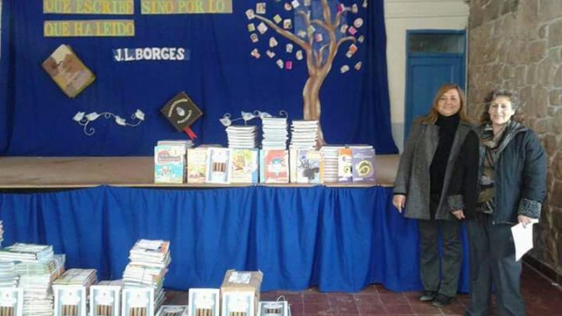 Entregaron libros a escuelas primarias en Esquiú