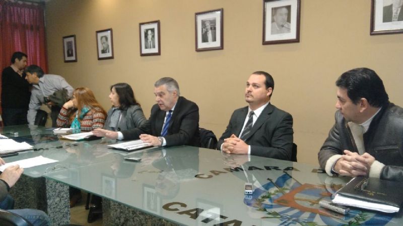 Tenso cruce de Bertorello con diputados y abandono del FCS