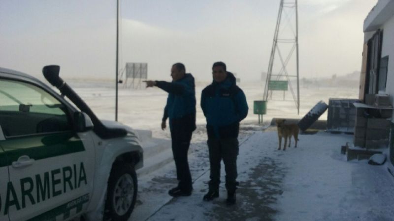 Por las nevadas, Gendarmería y Defensa Civil coordinan acciones