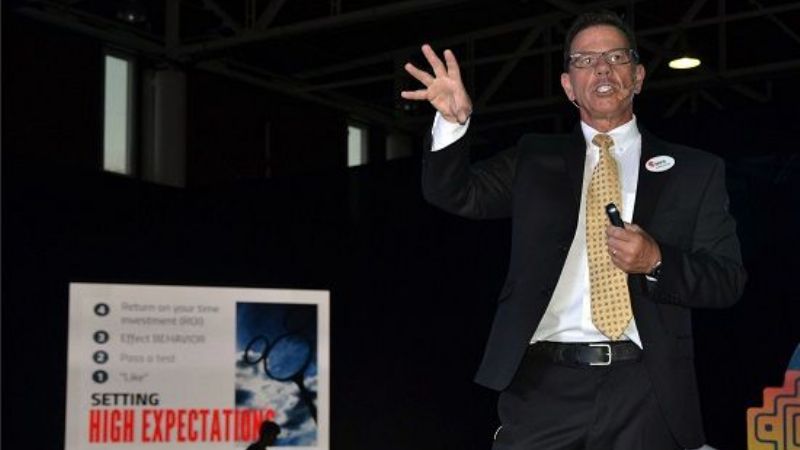 Mike Donnelly brilló en el Congreso Anual de FAEVYT