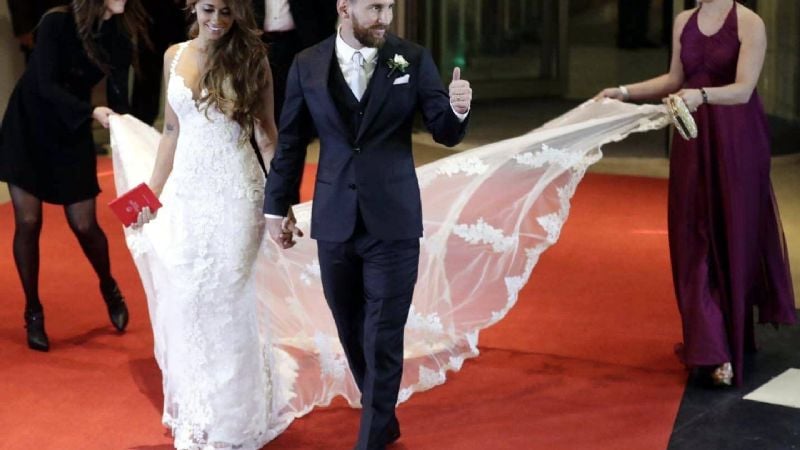 Messi y Antonela, en casamiento europeo, pero a la criolla