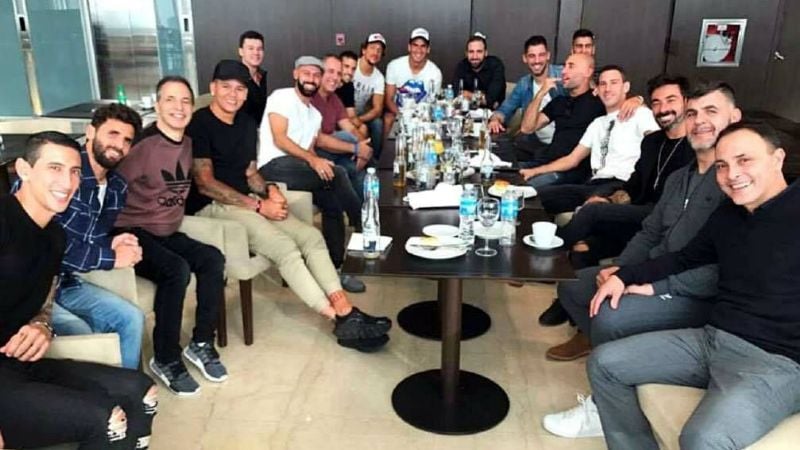 Messi y Antonela, en casamiento europeo, pero a la criolla