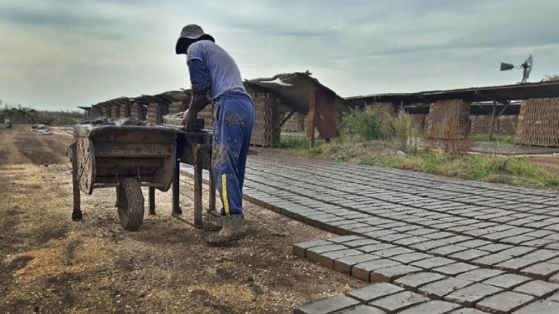 Quiénes son los trabajadores que ganan más y menos en Argentina