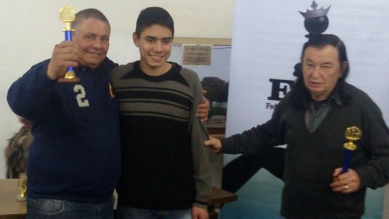 Exitosos torneos de ajedrez por equipos interclubes