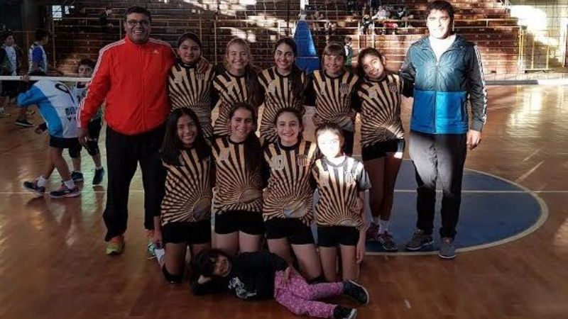Peñarol de Belén dominó el Provincial Sub13 de vóley