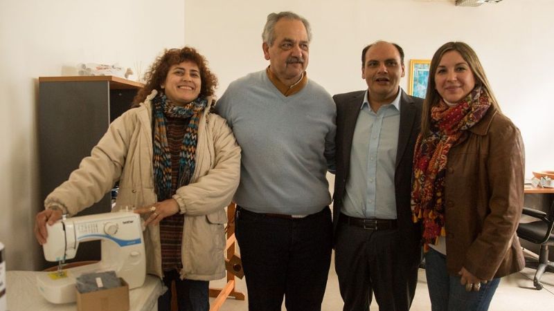 Entregaron aportes y maquinarias a emprendedores