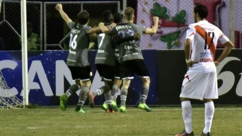 En el debut de Matosas como DT, Estudiantes dio el golpe en Bolivia