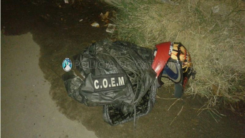 Robó, escapó por una tapia y lo atraparon