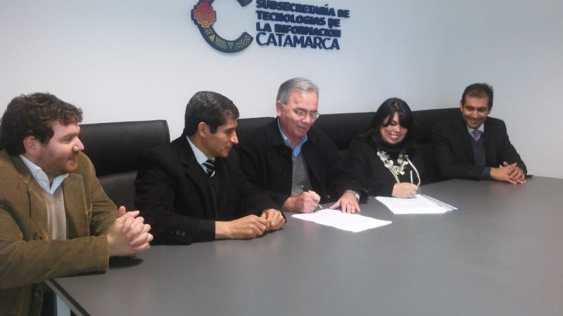 Entrega de computadoras a Contaduría General