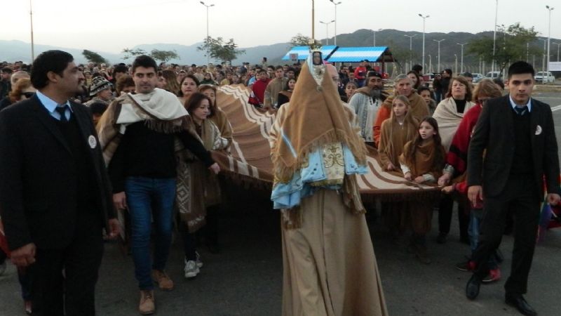 La Virgen del Valle engalana la Fiesta del Poncho
