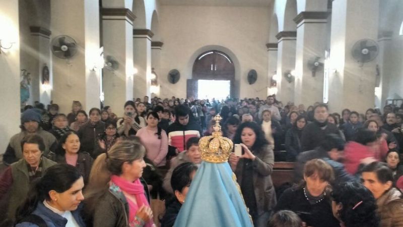 Miles de salteños recibieron a la Virgen del Valle en su visita a Chicoana