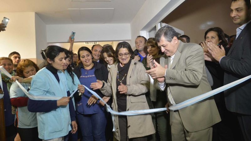 Lucía entregó viviendas en Valle Viejo