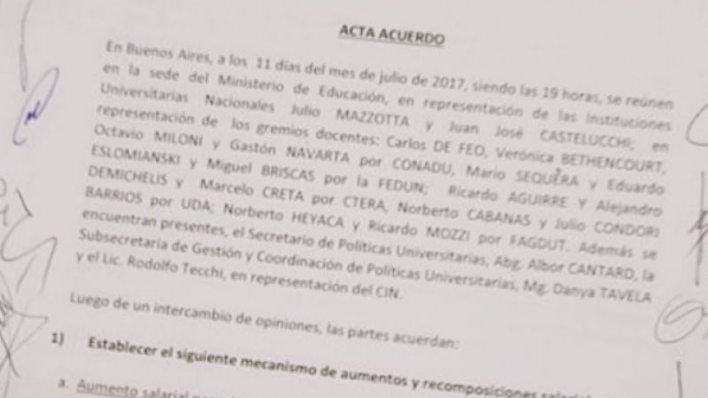 Docentes universitarios acordaron aumentos del 25%