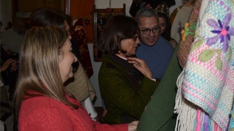 Se inauguró la muestra artesanal