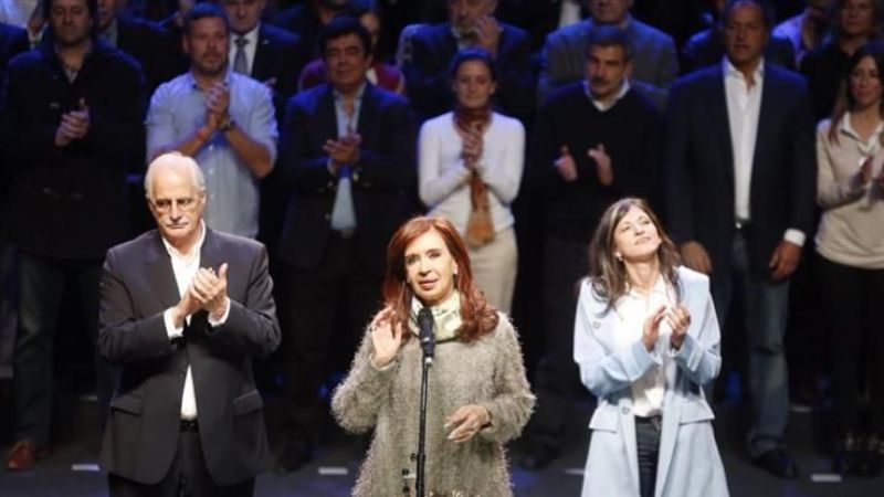 Cristina llamó a votar en "defensa propia"
