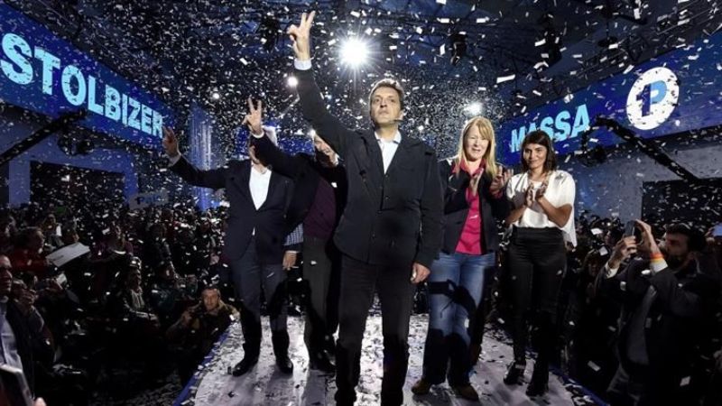 Massa pidió a los argentinos que "no bajen los brazos"