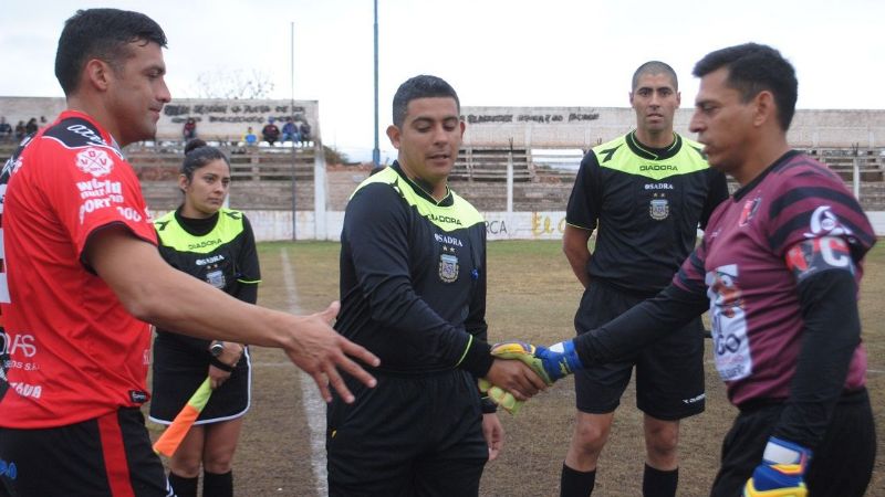 Entre “rojinegros”, el “Defe”; perdió “Poli”