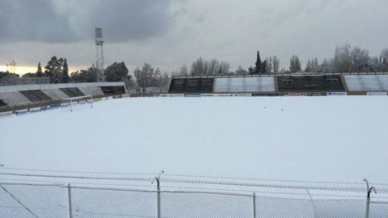 Por la nieve peligra la final Gimnasia (Mza.)-Mitre (Sgo.)